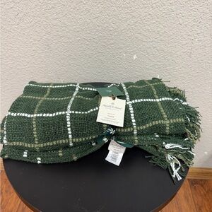 NWT HEARTH & HAND THROW BLANKET 100% cotton